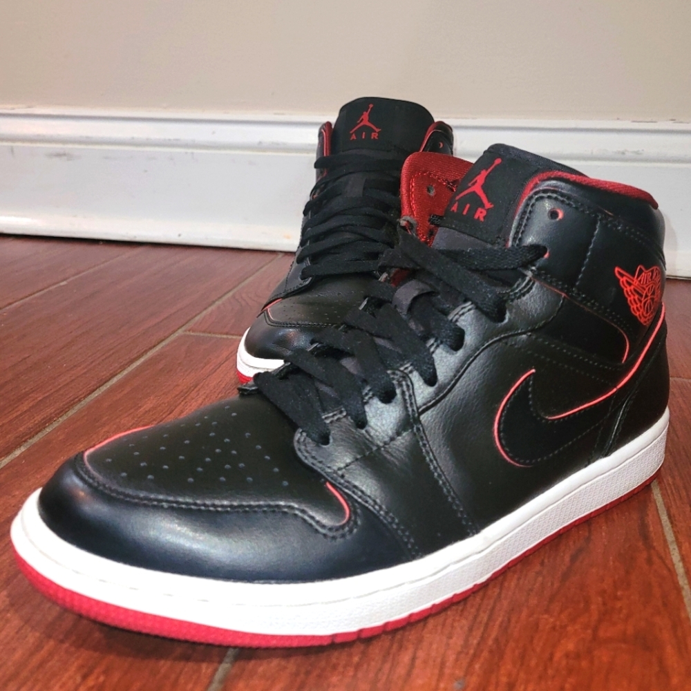 Air Jordan 1 Mid Retro OG - Black / Black-White / Gym Red Men's 9.5, Like New